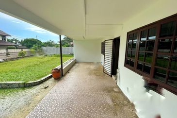 SS 3 Petaling Jaya Single Storey Old Bungalow FOR SALE