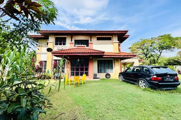 Ara Damansara PJ CORNER Huge Land Double Storey Bungalow FOR SALE