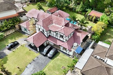 KGSAAS Golf Club, Seksyen 13