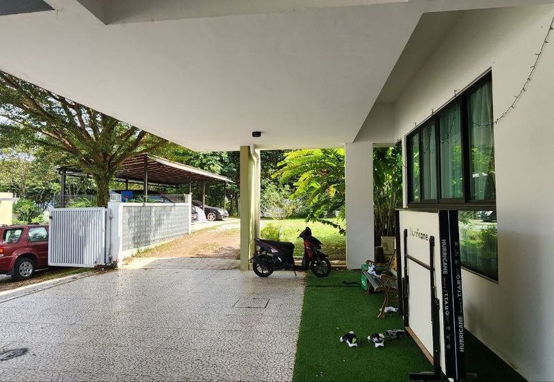 Subang Bestari CORNER LOT Semi Detached Double Storey (Spacious Land) FOR SALE