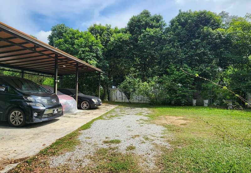Subang Bestari CORNER LOT Semi Detached Double Storey (Spacious Land) FOR SALE