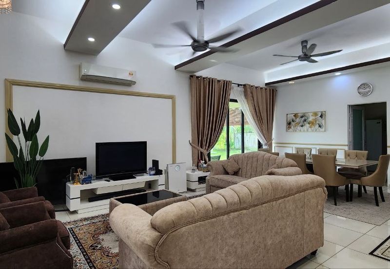 Subang Bestari CORNER LOT Semi Detached Double Storey (Spacious Land) FOR SALE