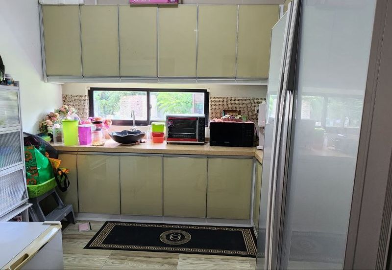 Subang Bestari CORNER LOT Semi Detached Double Storey (Spacious Land) FOR SALE