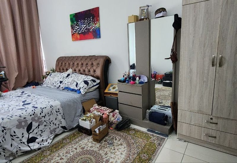 Subang Bestari CORNER LOT Semi Detached Double Storey (Spacious Land) FOR SALE