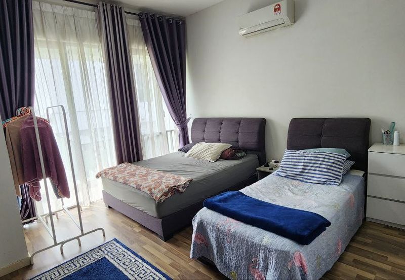 Subang Bestari CORNER LOT Semi Detached Double Storey (Spacious Land) FOR SALE