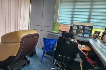 Subang Bestari CORNER LOT Semi Detached Double Storey (Spacious Land) FOR SALE