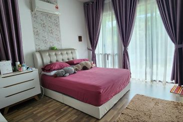 Subang Bestari CORNER LOT Semi Detached Double Storey (Spacious Land) FOR SALE