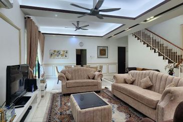 Subang Bestari CORNER LOT Semi Detached Double Storey (Spacious Land) FOR SALE