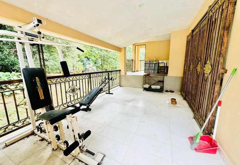 Bukit Jelutong (Jalan Kubah) CORNER LOT 3 Storey BUNGALOW with POOL FOR SALE