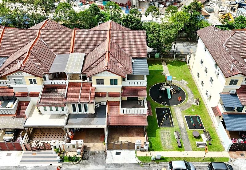 Bukit Jalil Kuala Lumpur END LOT 3-Storey Villa FOR SALE
