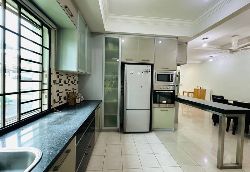 Bukit Jalil Kuala Lumpur END LOT 3-Storey Villa FOR SALE