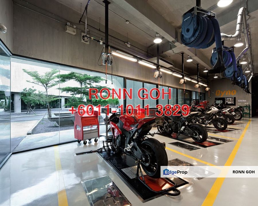 SUBANG JAYA : MEGA COMMERCIAL SHOWROOM (FOR RENT), Selangor, Subang Jaya