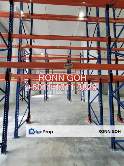 * SHAH ALAM : 27,500 SQFT GRADE-A WAREHOUSE - LOADING BAY, CCTV, ESFR & RACKING SYSTEMS ( FOR RENT ) * 莎亚南 高档级仓户 ( 出租  ), Selangor, Shah Alam