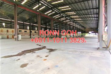* RAWANG : 4 ACRES + FREEHOLD LAND + 100,000 SQFT FACTORY ( FOR SALE ) * 万挠 : 4 英亩 + 永久产权土地 + 100,000 平方英尺工厂（出售）
