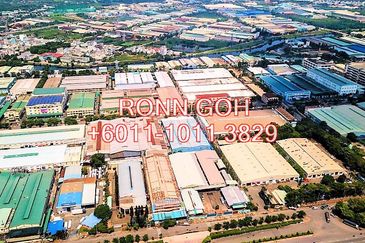 * GLENMARIE FREEHOLD 3.2 ACRES FACTORY (FOR SALE)