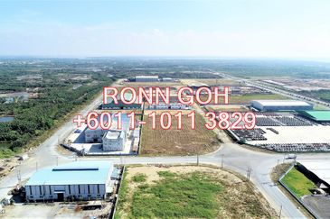 * GLENMARIE FREEHOLD 3.2 ACRES FACTORY (FOR SALE)