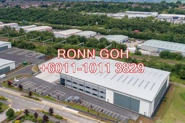 * PUNCAK ALAM : 3.0 ACRES + CONVERTED INDUSTRIAL LAND ( FOR SALE @ RM 75 PER SQFT ) / * 雪兰儿, 普卡阿拉姆 : 3.0 英畝+ 已转换工業用地（ 出售 RM75 一方尺 ）