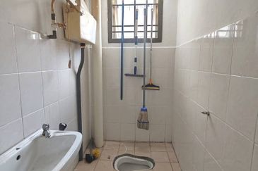 Sri Intan (Bandar Seri Alam)