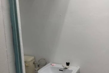 Taman Pulai Utama Flat