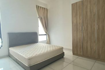 D'Summit Residences @ Kempas Utama