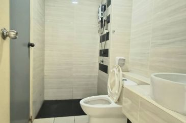 D'Summit Residences @ Kempas Utama