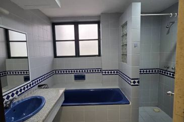 The Straits View, Bandar Baru Permas Jaya