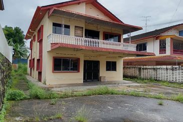 Stulang Laut / Darat