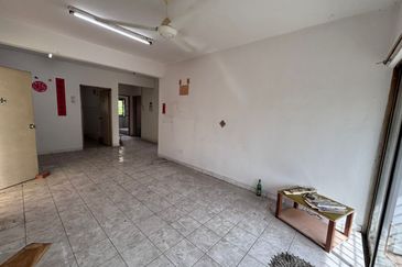 Lily & Jasmine Apartment