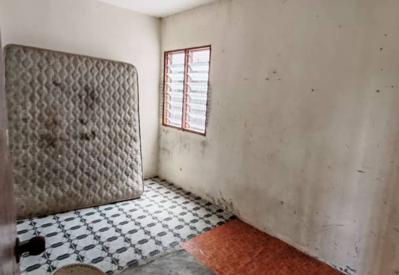 Flat Tasek 64, Bandar Baru Seri Alam