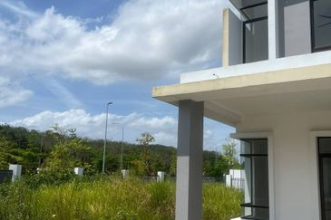 Hazel @ Meridin East