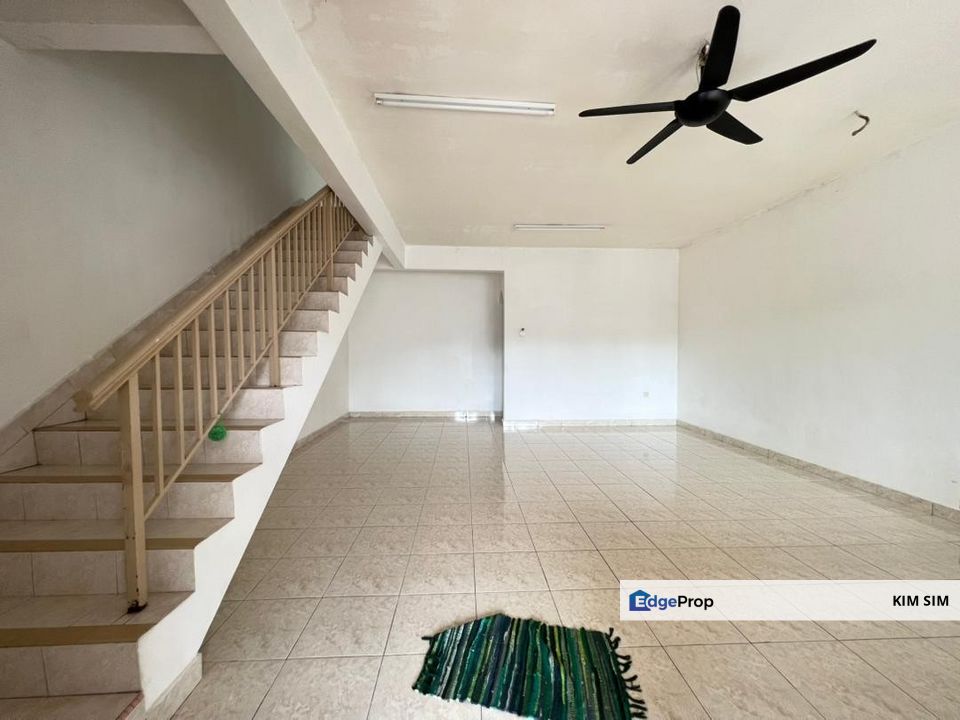 Taman Bukit Tiram, Ulu Tiram, Taman Sri Tiram, Bandar Cemerlang, Taman Puteri Wangsa, Taman Bukit Jaya, Taman Bestari Indah, Taman Nora, Taman Maluri, Johor, Ulu Tiram