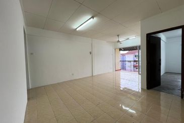 Pangsapuri Sri Ilham, Bandar Baru Seri Alam