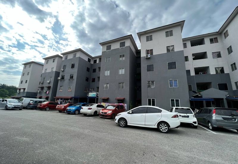 Taman Sri Saujana, Ulu Tiram,Kota Tinggi, JB. 