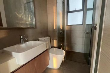 The M @ Medini Macrolink