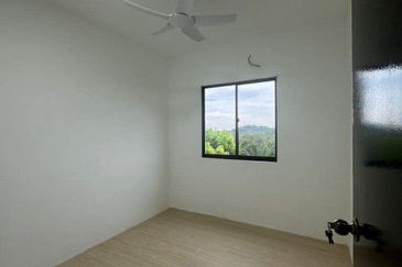 Taman Flora Heights Flat