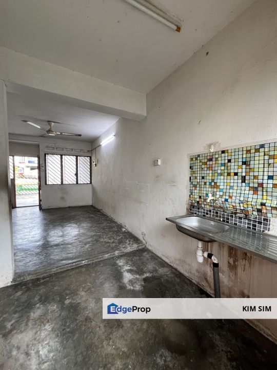 Jalan Rumbia, Taman Daya, 双层廉价屋出租，欢迎租客询问详情, Johor, Johor Bahru