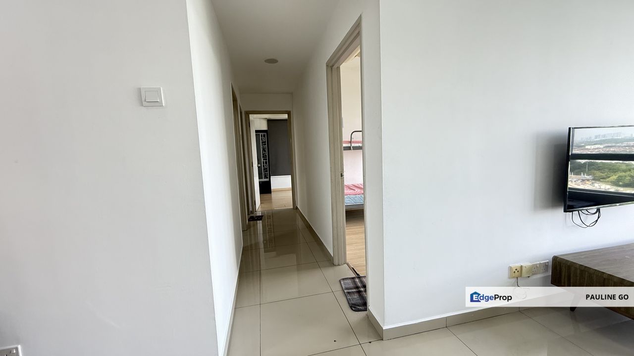 3 Bedrooms Unit @ Midas Perling Apartment, Johor, Johor Bahru