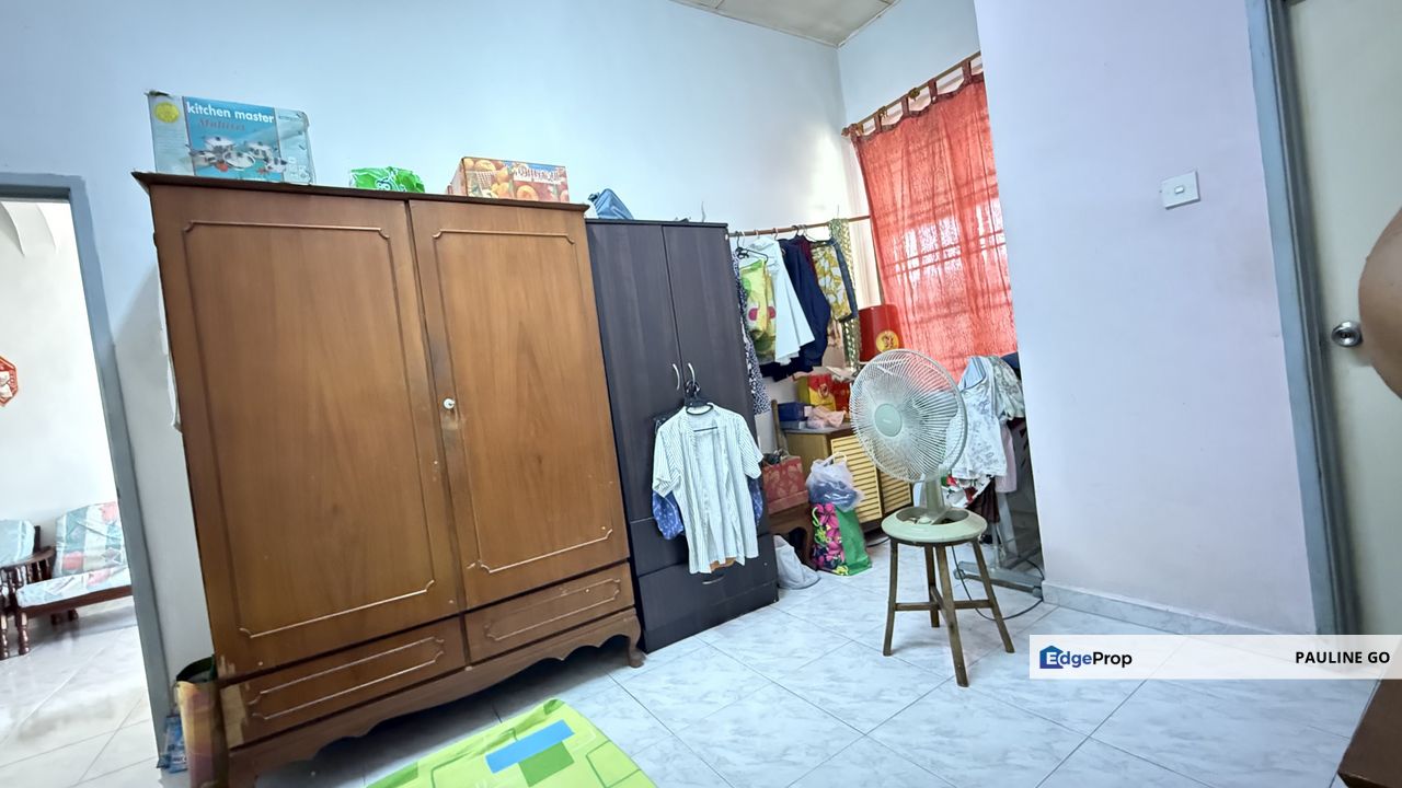 Master Room With Attached Bathroom For Rent @ Taman Nusa Bestari 2, Johor, Skudai