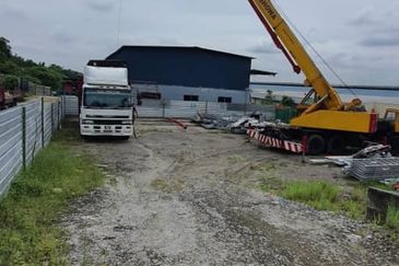 Vacant land @ Nibung Indah for rent 