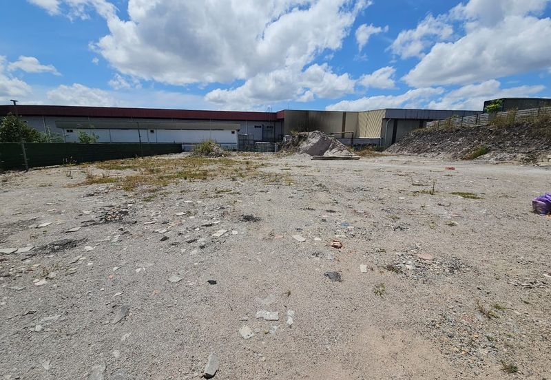 Vacant land @ Nibung Indah for rent 