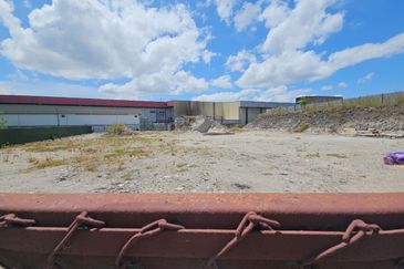 Vacant land @ Nibung Indah for rent 