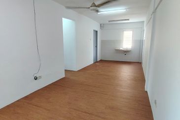 Flat Taman Plentong Utama