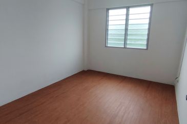 Flat Taman Plentong Utama