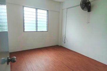 Flat Taman Plentong Utama