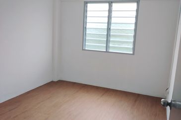 Flat Taman Plentong Utama