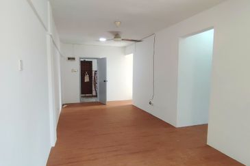 Flat Taman Plentong Utama