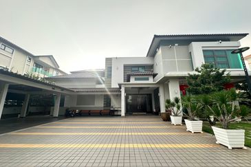 Kampung Lapan