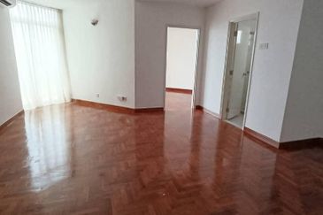 KONDOMINIUM SERI BAYAN