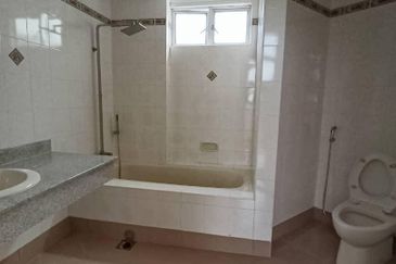 KONDOMINIUM SERI BAYAN