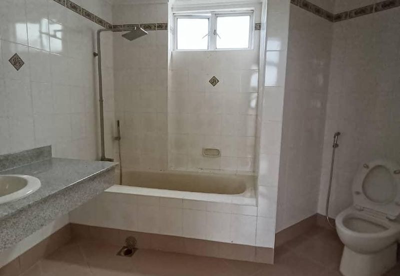 KONDOMINIUM SERI BAYAN